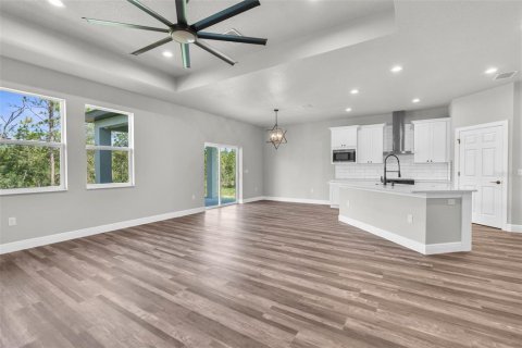 House in Weeki Wachee, Florida 4 bedrooms, 201.23 sq.m. № 1822409 - photo 4