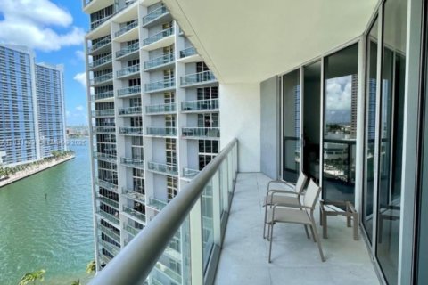 Condo in Miami, Florida, 1 bedroom  № 2075198 - photo 4