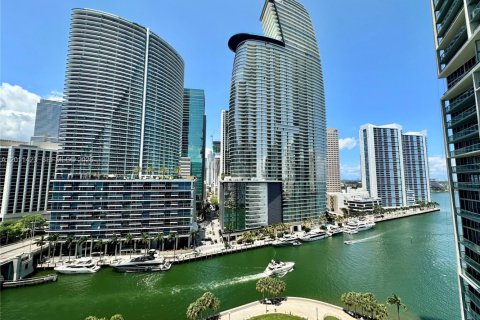 Condo in Miami, Florida, 1 bedroom  № 2075198 - photo 2