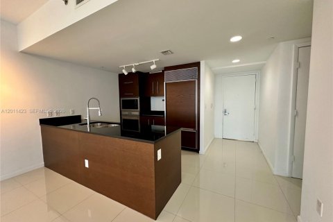 Condo in Miami, Florida, 1 bedroom  № 2075198 - photo 8