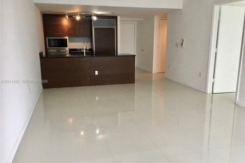 Condo in Miami, Florida, 1 bedroom  № 2075198 - photo 9