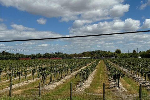 Купить коммерческую недвижимость в Майами, Флорида № 2058563 - фото 10