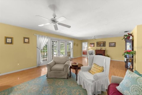 House in New Smyrna Beach, Florida 3 bedrooms, 149.94 sq.m. № 1824342 - photo 9