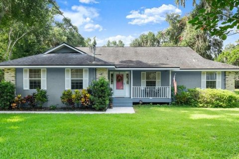 House in New Smyrna Beach, Florida 3 bedrooms, 149.94 sq.m. № 1824342 - photo 1