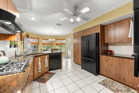 House in New Smyrna Beach, Florida 3 bedrooms, 149.94 sq.m. № 1824342 - photo 11