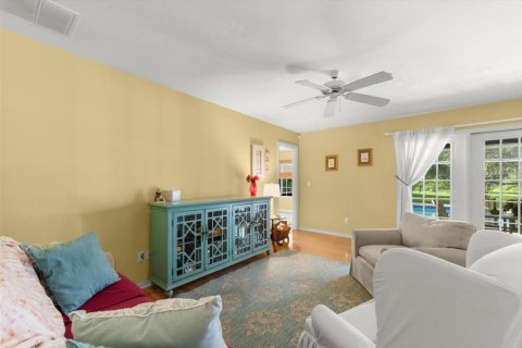 House in New Smyrna Beach, Florida 3 bedrooms, 149.94 sq.m. № 1824342 - photo 8