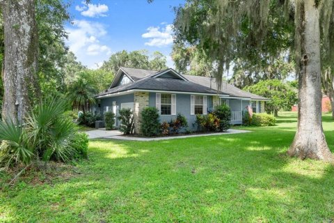 House in New Smyrna Beach, Florida 3 bedrooms, 149.94 sq.m. № 1824342 - photo 3