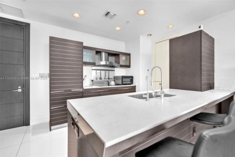 Condo in Miami, Florida, 2 bedrooms  № 1707552 - photo 8
