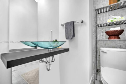 Condo in Miami, Florida, 2 bedrooms  № 1707552 - photo 18