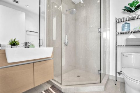 Condo in Miami, Florida, 2 bedrooms  № 1707552 - photo 17