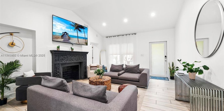 Casa en Miami, Florida 5 dormitorios, 178 m2 № 1933599