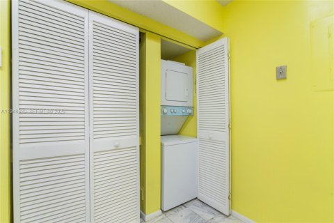 Купить кондоминиум в Серфсайд, Флорида 1 спальня, 89.37м2, № 2152913 - фото 6