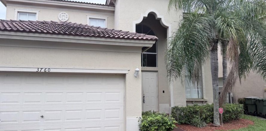 House in Homestead, Florida 4 bedrooms, 194.54 sq.m. № 2193064
