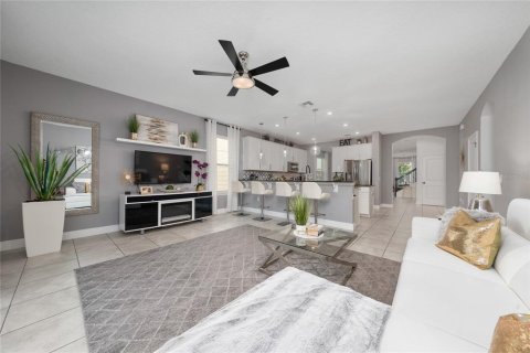 House in Orlando, Florida 5 bedrooms, 317.91 sq.m. № 2106793 - photo 8