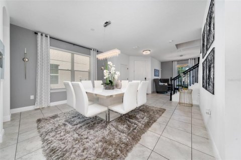 House in Orlando, Florida 5 bedrooms, 317.91 sq.m. № 2106793 - photo 7
