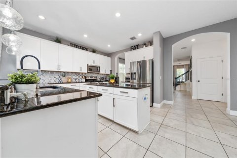 House in Orlando, Florida 5 bedrooms, 317.91 sq.m. № 2106793 - photo 5