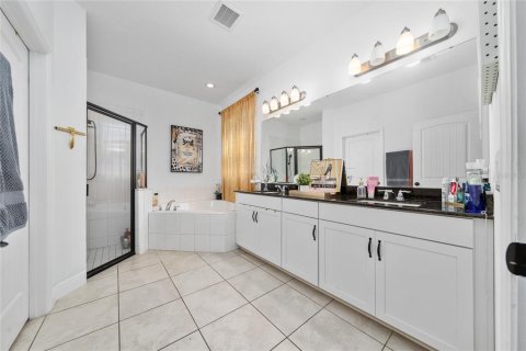 House in Orlando, Florida 5 bedrooms, 317.91 sq.m. № 2106793 - photo 19