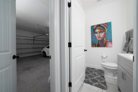 House in Orlando, Florida 5 bedrooms, 317.91 sq.m. № 2106793 - photo 11