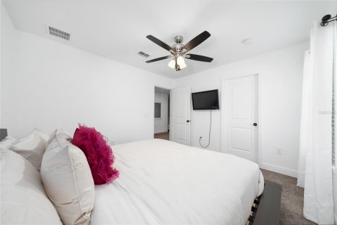 House in Orlando, Florida 5 bedrooms, 317.91 sq.m. № 2106793 - photo 16