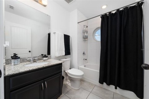 House in Orlando, Florida 5 bedrooms, 317.91 sq.m. № 2106793 - photo 27