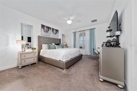 House in Orlando, Florida 5 bedrooms, 317.91 sq.m. № 2106793 - photo 21