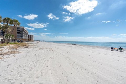 Copropriété à louer à Madeira Beach, Floride: 2 chambres, 113.81 m2 № 2212929 - photo 30