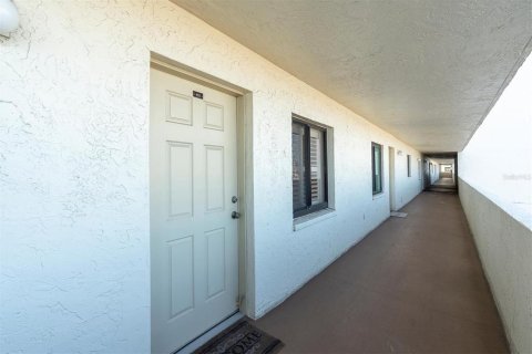 Copropriété à louer à Madeira Beach, Floride: 2 chambres, 113.81 m2 № 2212929 - photo 27