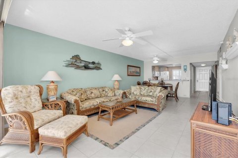 Copropriété à louer à Madeira Beach, Floride: 2 chambres, 113.81 m2 № 2212929 - photo 4