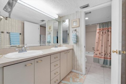 Copropriété à louer à Madeira Beach, Floride: 2 chambres, 113.81 m2 № 2212929 - photo 14