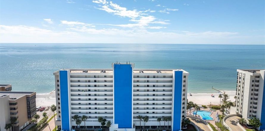 Condo à Madeira Beach, Floride, 2 chambres  № 2212929