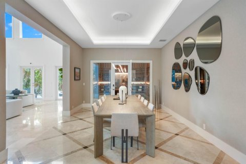 House in Wellington, Florida 5 bedrooms, 707.54 sq.m. № 2082010 - photo 16
