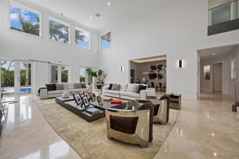 House in Wellington, Florida 5 bedrooms, 707.54 sq.m. № 2082010 - photo 9