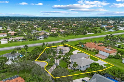 House in Wellington, Florida 5 bedrooms, 707.54 sq.m. № 2082010