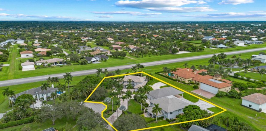 House in Wellington, Florida 5 bedrooms, 707.54 sq.m. № 2082010