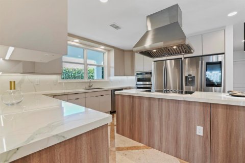 House in Wellington, Florida 5 bedrooms, 707.54 sq.m. № 2082010 - photo 25