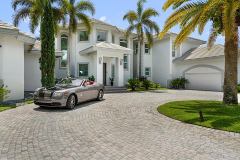 House in Wellington, Florida 5 bedrooms, 707.54 sq.m. № 2082010 - photo 3