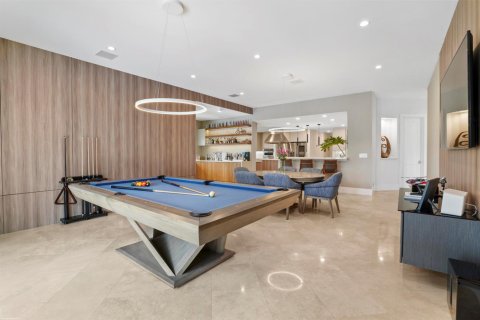 House in Wellington, Florida 5 bedrooms, 707.54 sq.m. № 2082010 - photo 18