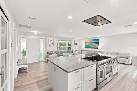 Villa ou maison à vendre à Nokomis, Floride: 3 chambres, 159.33 m2 № 2337263 - photo 13