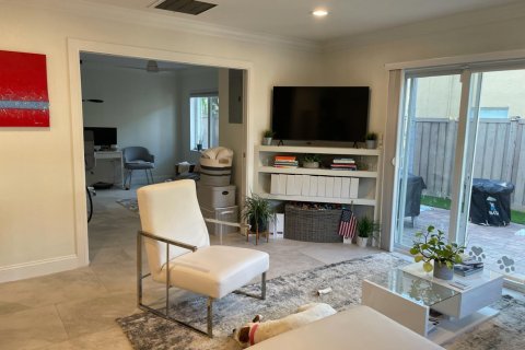 Condo in Fort Lauderdale, Florida, 2 bedrooms № 2275836 - photo 3