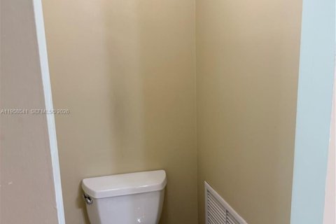 Villa ou maison à vendre à Miami, Floride: 3 chambres, 174.1 m2 № 2020824 - photo 9