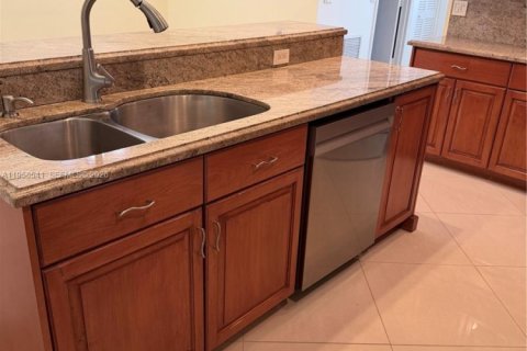 Villa ou maison à vendre à Miami, Floride: 3 chambres, 174.1 m2 № 2020824 - photo 13