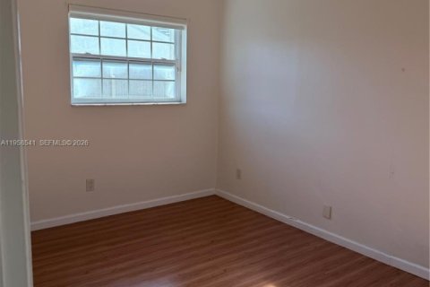 Villa ou maison à vendre à Miami, Floride: 3 chambres, 174.1 m2 № 2020824 - photo 17