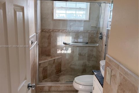 Villa ou maison à vendre à Miami, Floride: 3 chambres, 174.1 m2 № 2020824 - photo 18