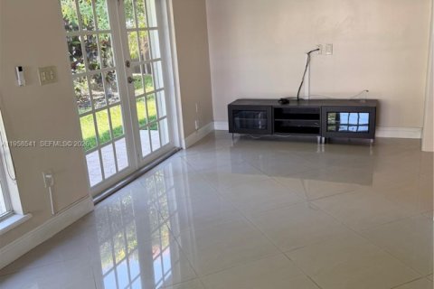 Villa ou maison à vendre à Miami, Floride: 3 chambres, 174.1 m2 № 2020824 - photo 23