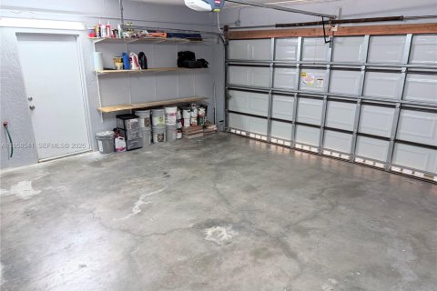 Villa ou maison à vendre à Miami, Floride: 3 chambres, 174.1 m2 № 2020824 - photo 24