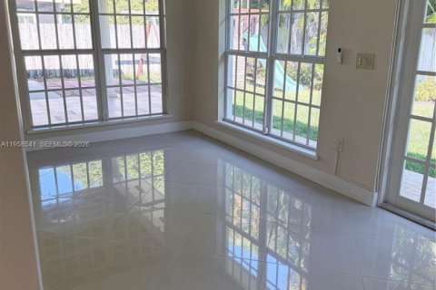 Villa ou maison à vendre à Miami, Floride: 3 chambres, 174.1 m2 № 2020824 - photo 15