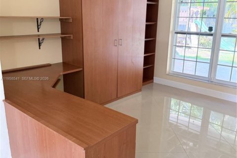 Villa ou maison à vendre à Miami, Floride: 3 chambres, 174.1 m2 № 2020824 - photo 12