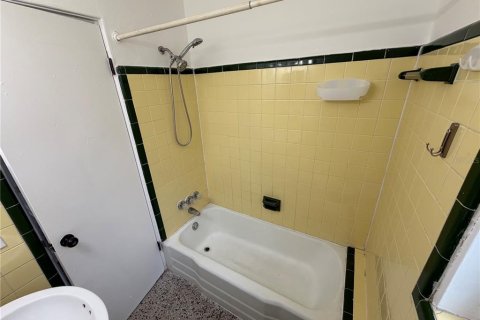 Apartment in Orlando, Florida 2 bedrooms, 74.32 sq.m. № 2210024 - photo 10