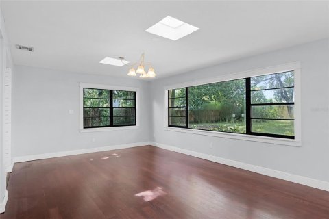 House in Belle Isle, Florida 3 bedrooms, 159.51 sq.m. № 1819284 - photo 11