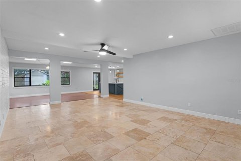 House in Belle Isle, Florida 3 bedrooms, 159.51 sq.m. № 1819284 - photo 4